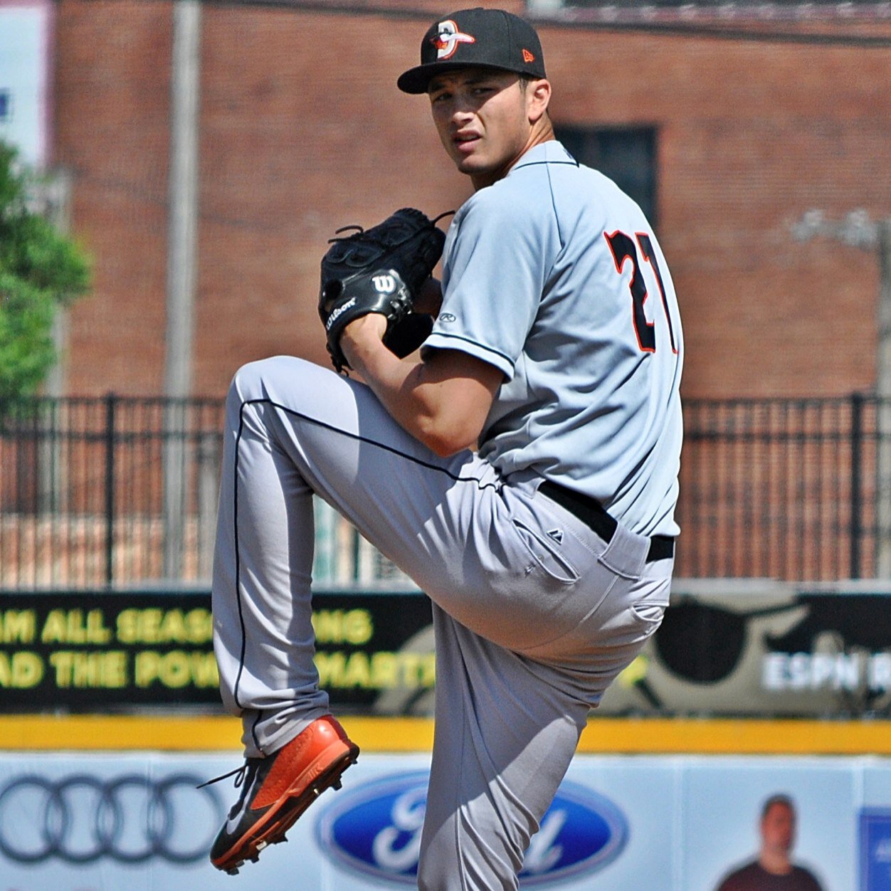 Dylan Rheault pitching in MLB